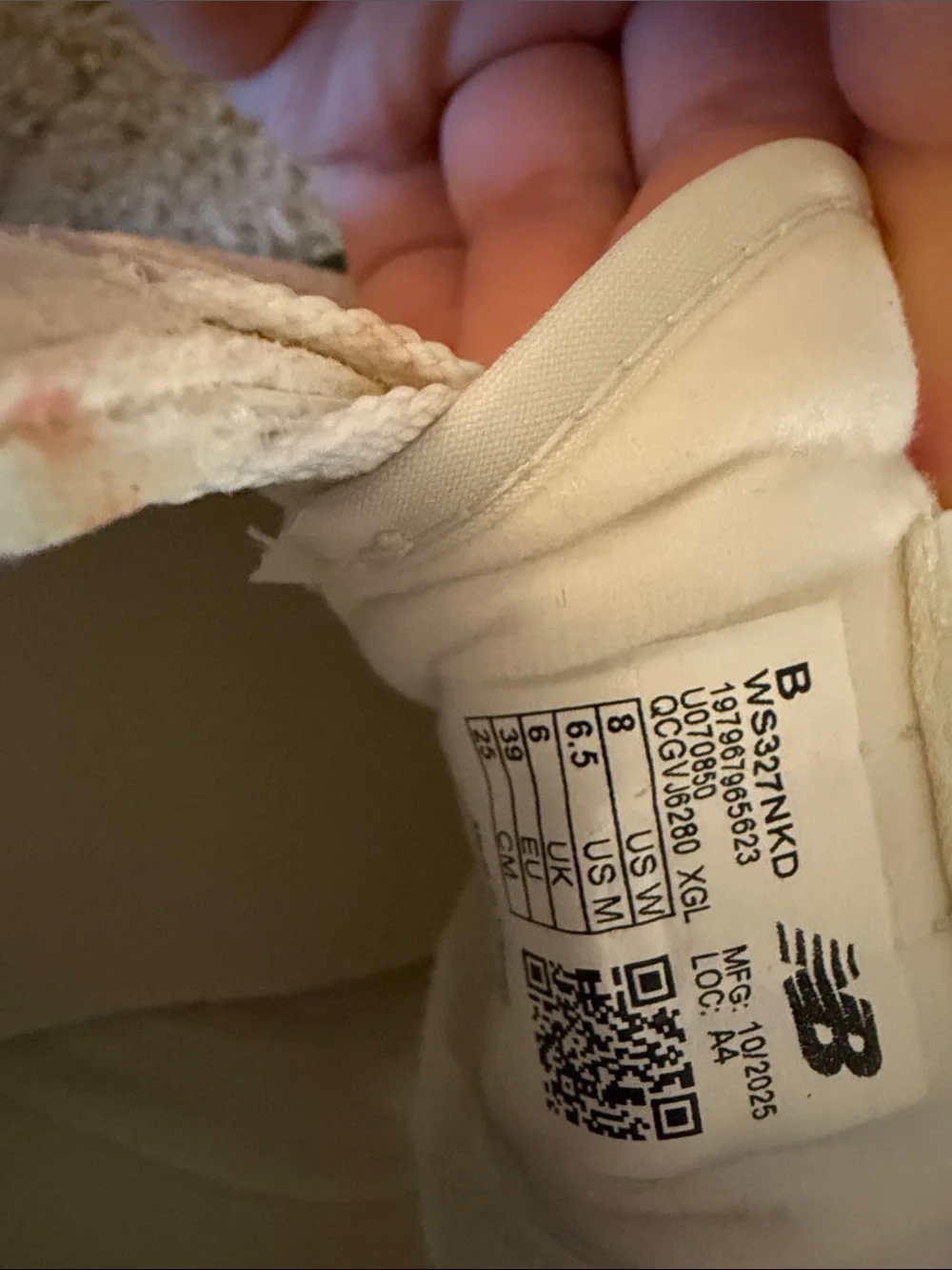 New Balance 327 sneaker